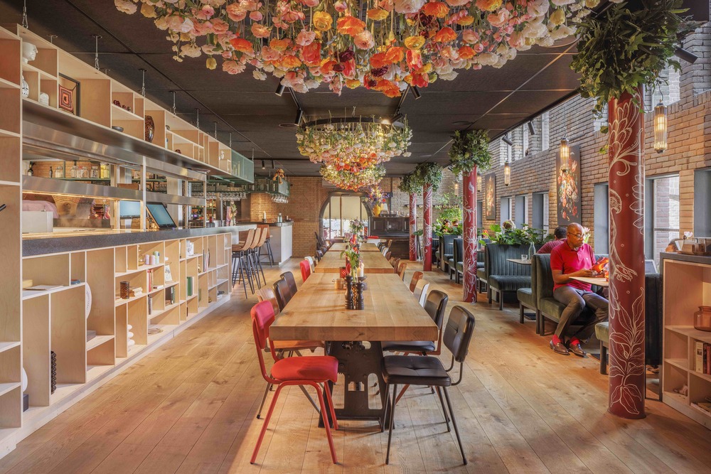 Bunk: voor het eten de kerk in