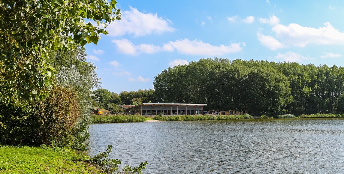 Nieuw in het Lage Bergse Bos: Lake House Rotterdam