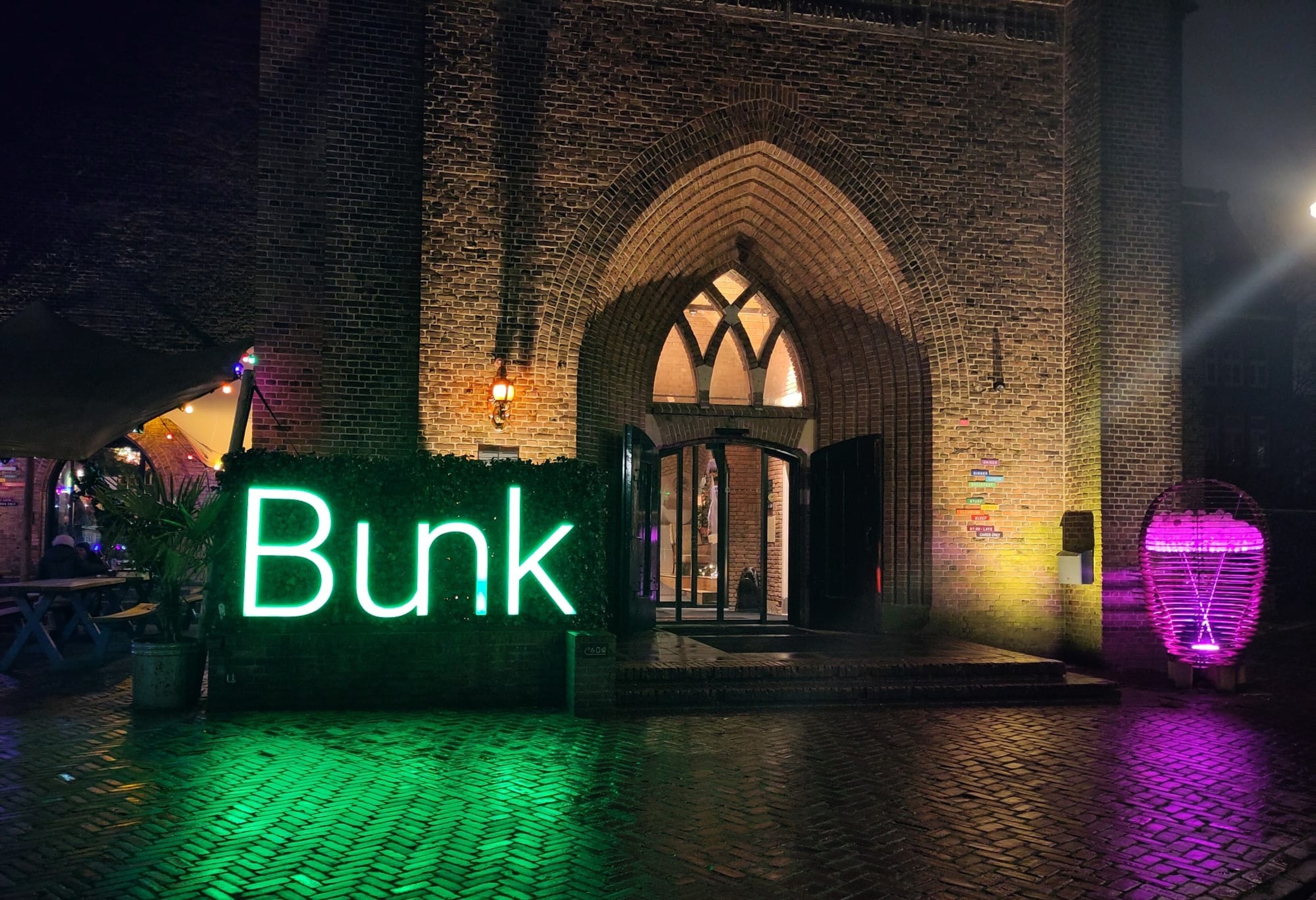 Plezier, verbinding en lekker eten in een oude kerk: Bunk in Amsterdam-Noord.