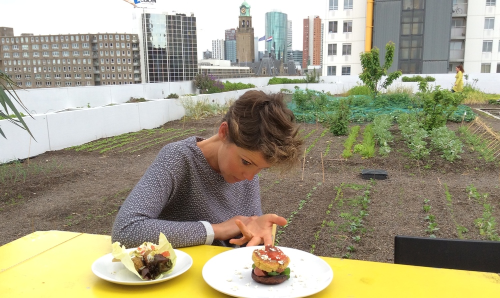 Met weercijfer 8 is het leuk lunchen op de dakakker