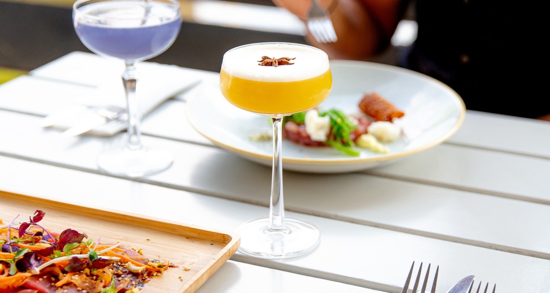 Cocktails van Jasper en gerechten van Tai bij Restaurant 1714 in Schiedam