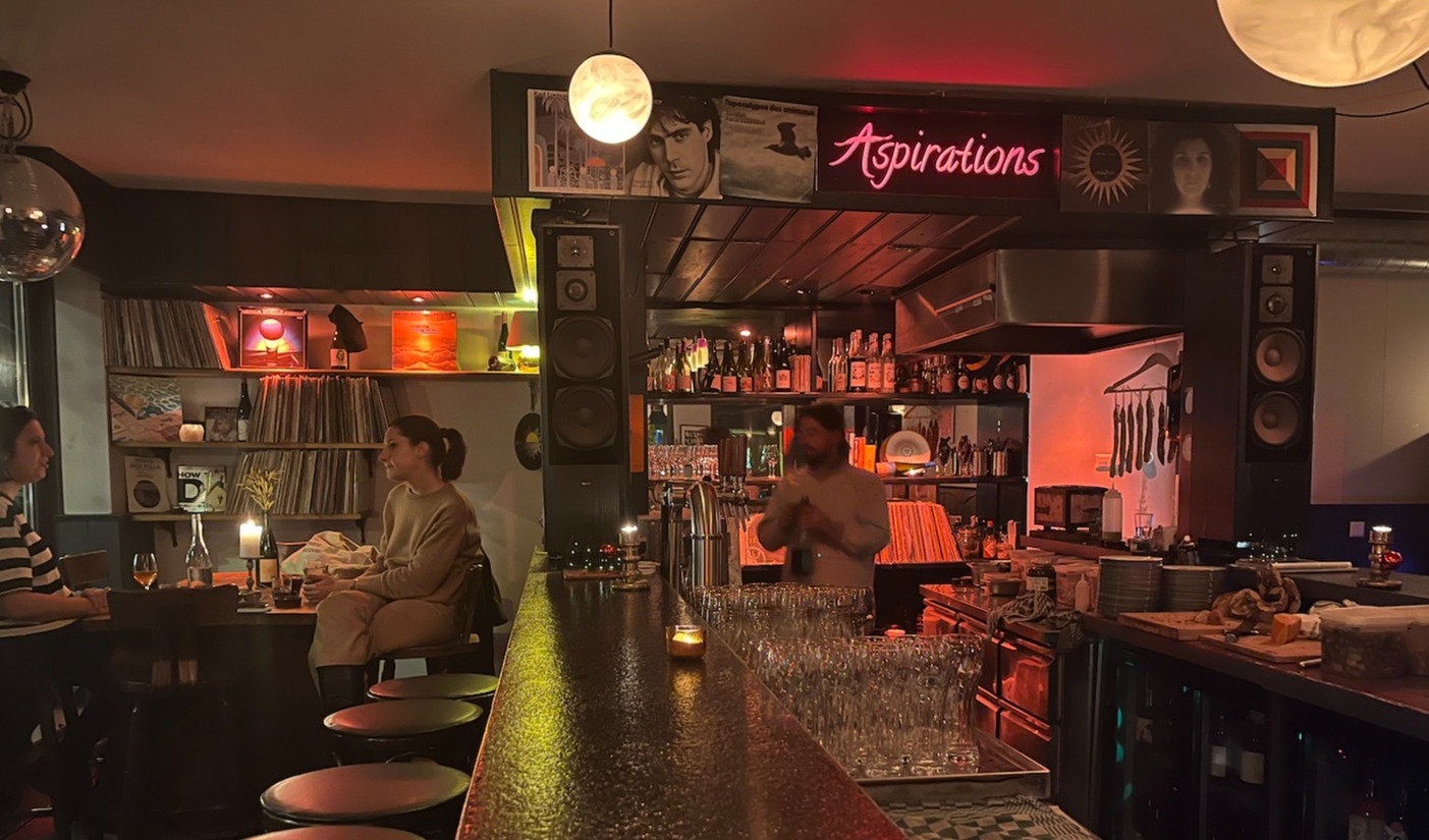 Natuurwijn en lekkere vinyl dat is De Nada De Buik van Amsterdam