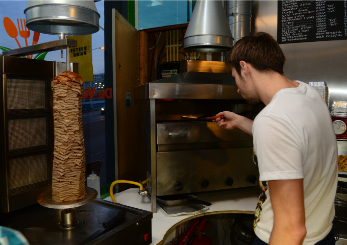 1Vega snackbar karma spit