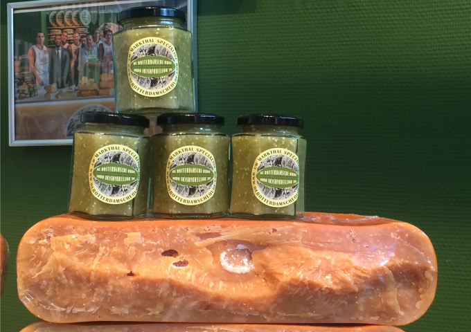 1 Tomatillo Chutney en kaas