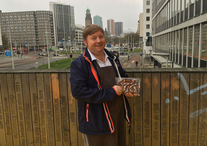 Anton-de-Heer-is-trots-op-zijn-speculaas