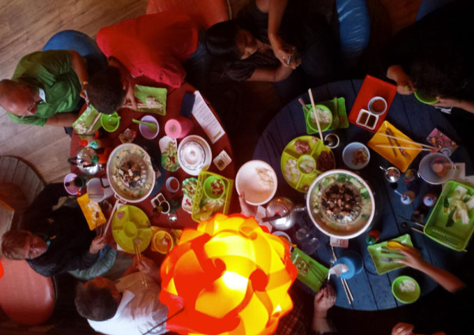 Asian-BBQ-mensen