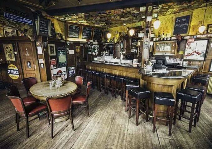 Cafe Het Halve Maatje binnenkant
