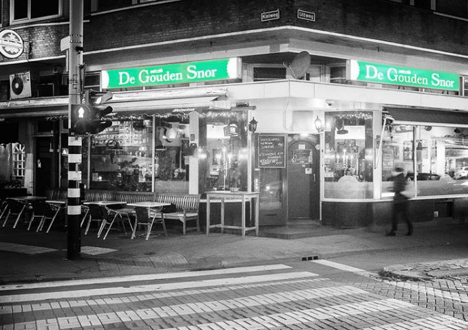 Café De Gouden Snor buitenkant