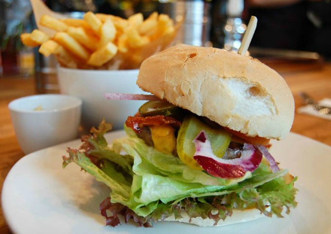 Ellis Gourmet Burger 1