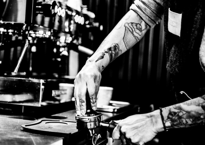 Koffie bij Denoism Cafe