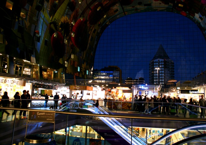 Markthal uitzicht avond