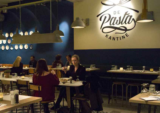 Pasta-Kantine-interieur