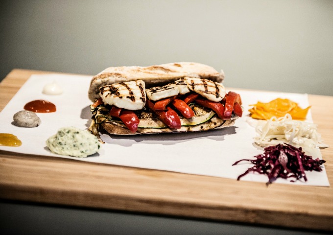 Sandwich met pickles bij Denoism
