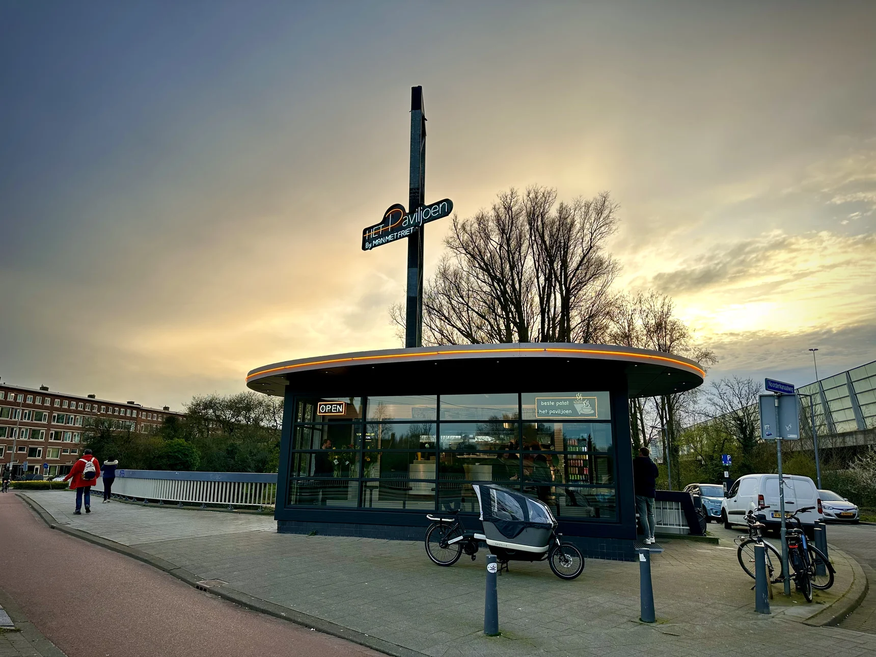Het Paviljoen by Man Met Friet