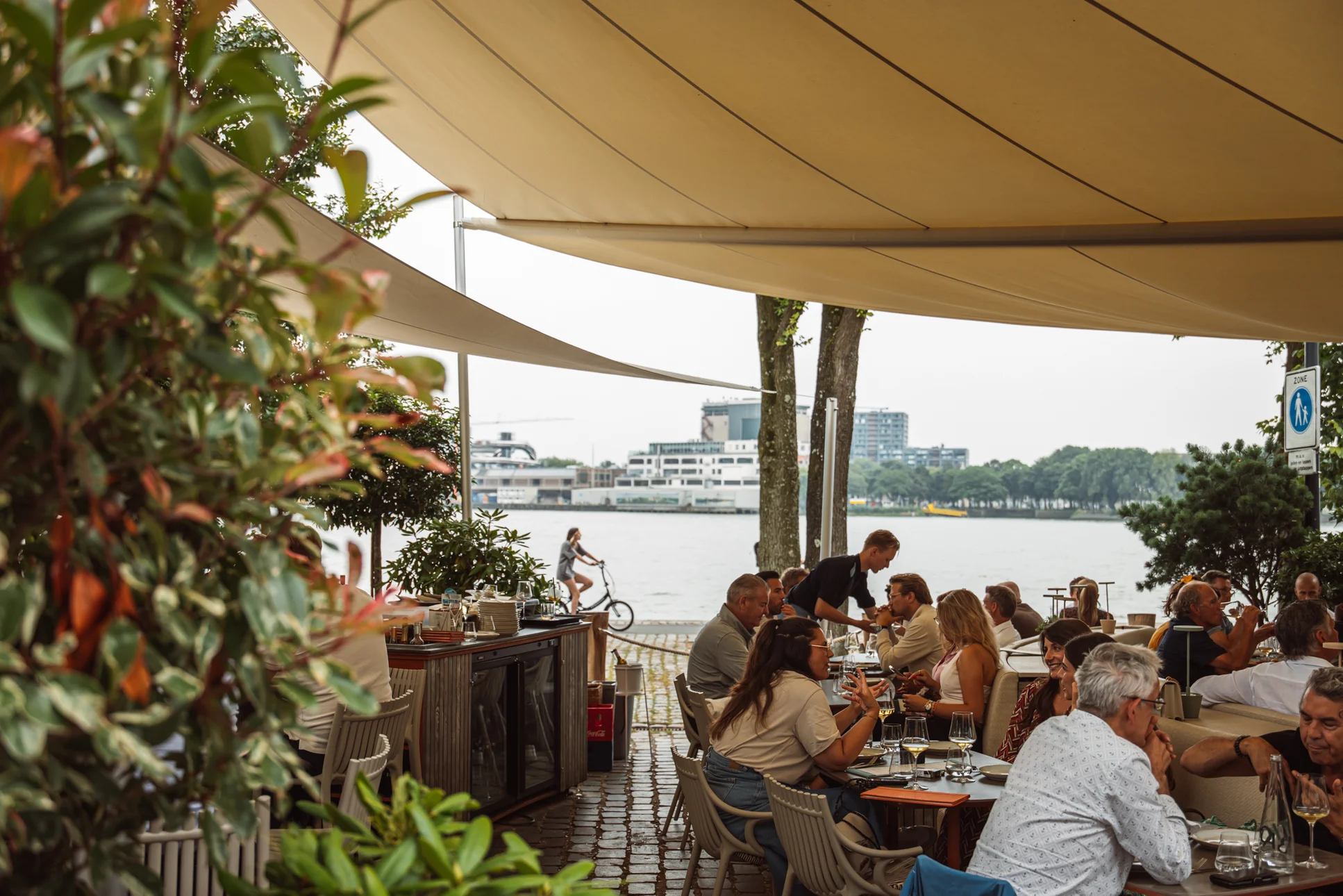 Dit zijn ze: de fijnste terrassen aan het water in Rotterdam