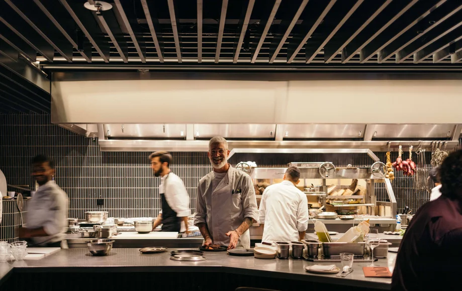 Bij Nela op de Zuidas wil je gezien worden (en eten!)