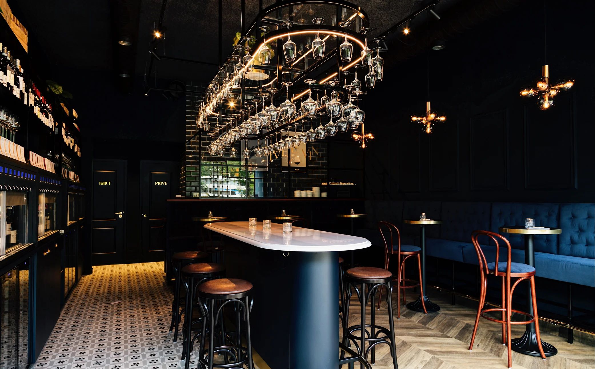 Na vier jaar rôt-walsen is deze wijnbar toe aan uitbreiding