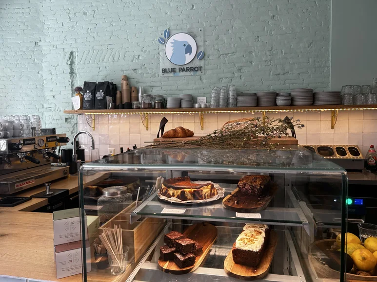 Op bewust avontuur bij Blue Parrot Café