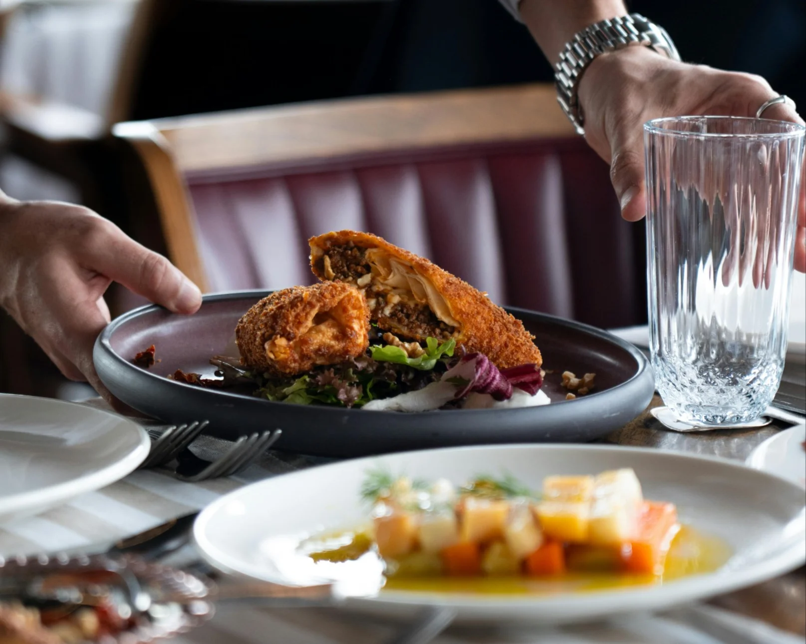 Van lege tafels naar volgeboekte avonden: waarom een sterke website het krachtigste reserveringsmiddel van een restaurant is