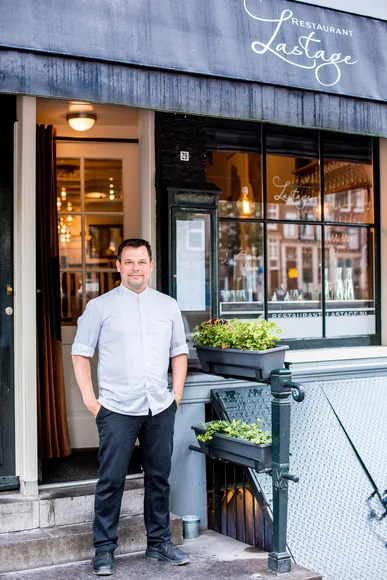 Een kijkje buiten de keuken van Rogier van Dam