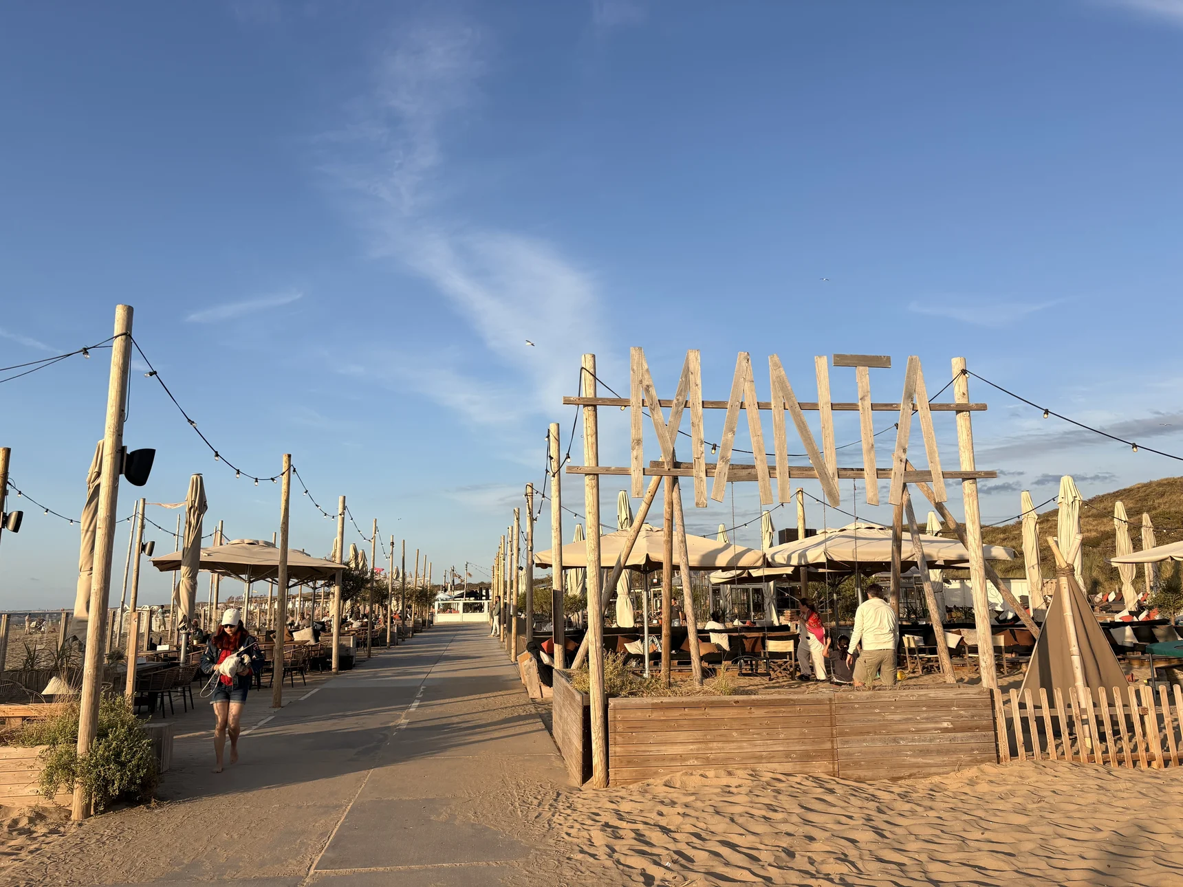Zeezicht, wereldgerechten en uitgebreid dineren bij Manta Beach
