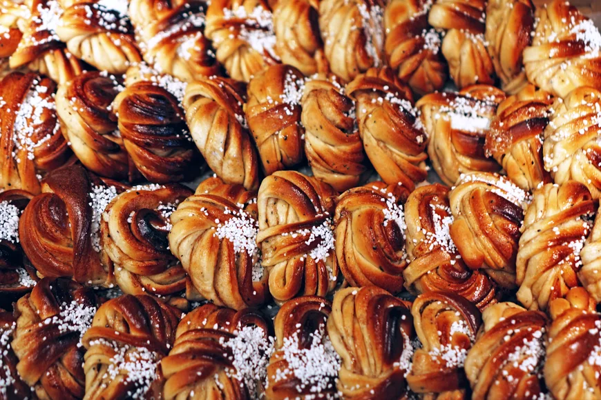 Hier vind je de beste cinnamon buns in Stockholm (en in Amsterdam)