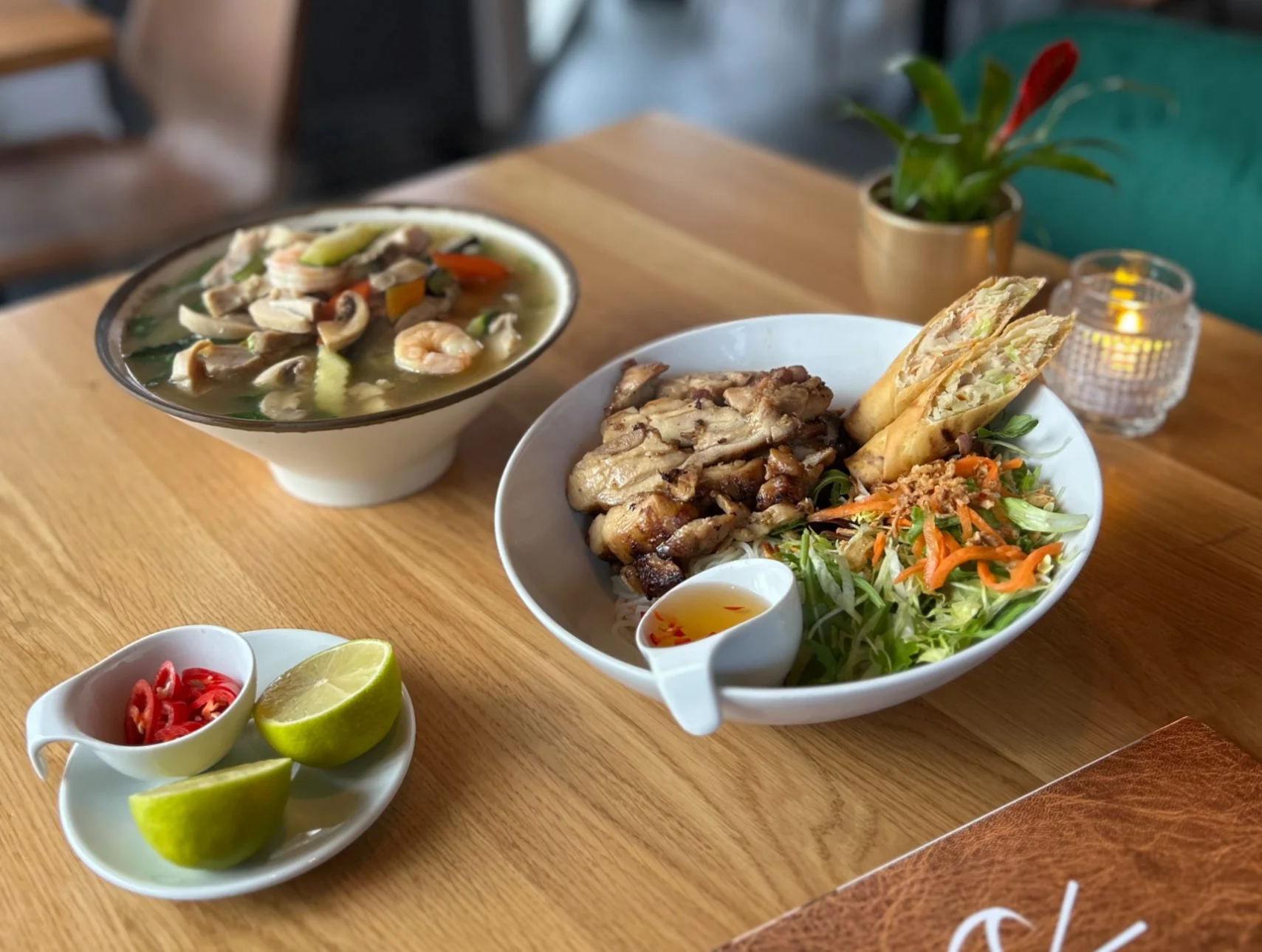 Van Hanoi naar Den Haag: comfort food met karakter bij Vina’s Noodles
