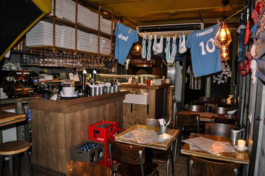 Proeven bij de pizza top van Utrecht, op het terras van O’Panuozzo