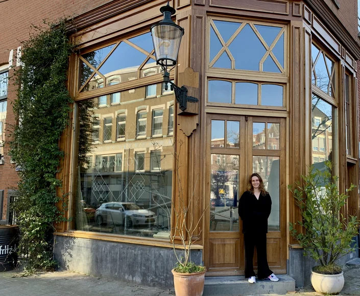 Bar Simon: Bar-bistro opent op zonnig hoekje Middellandplein