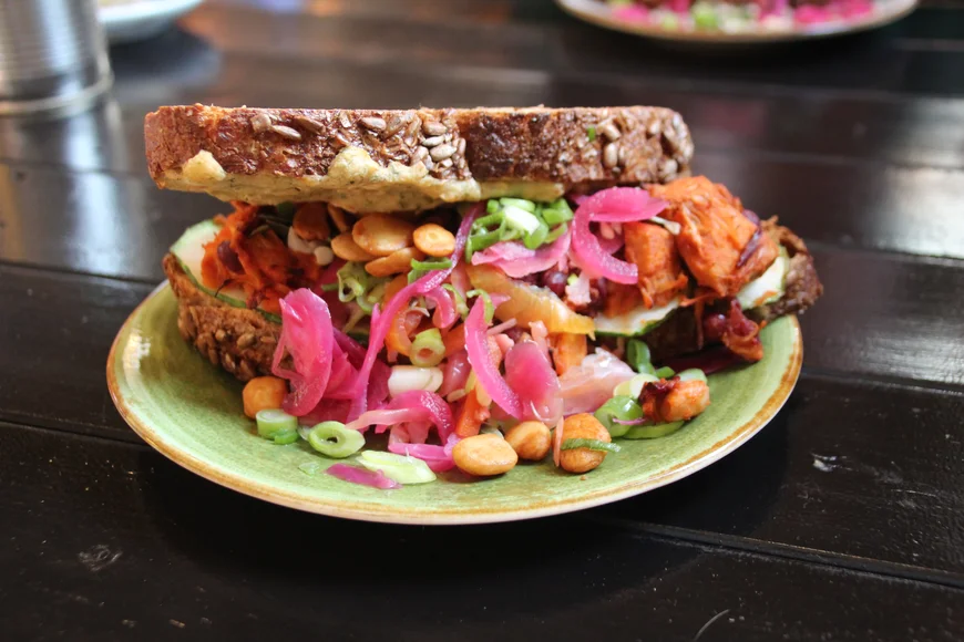 De Zware Jongens stelen ons hart met hun vegetarische kaart
