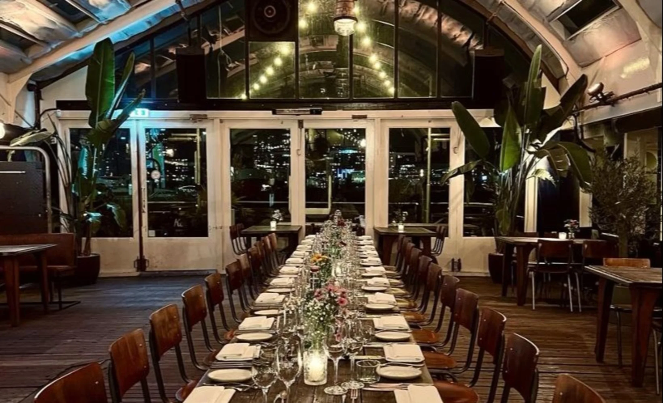 Drie Amsterdamse restaurants gaan door