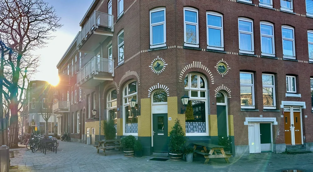 Café de Kloeg: een modern buurtcafé met een knipoog naar vroeger