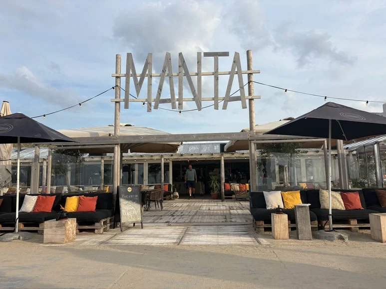 Sushi op Scheveningen: beachclub Manta verrast