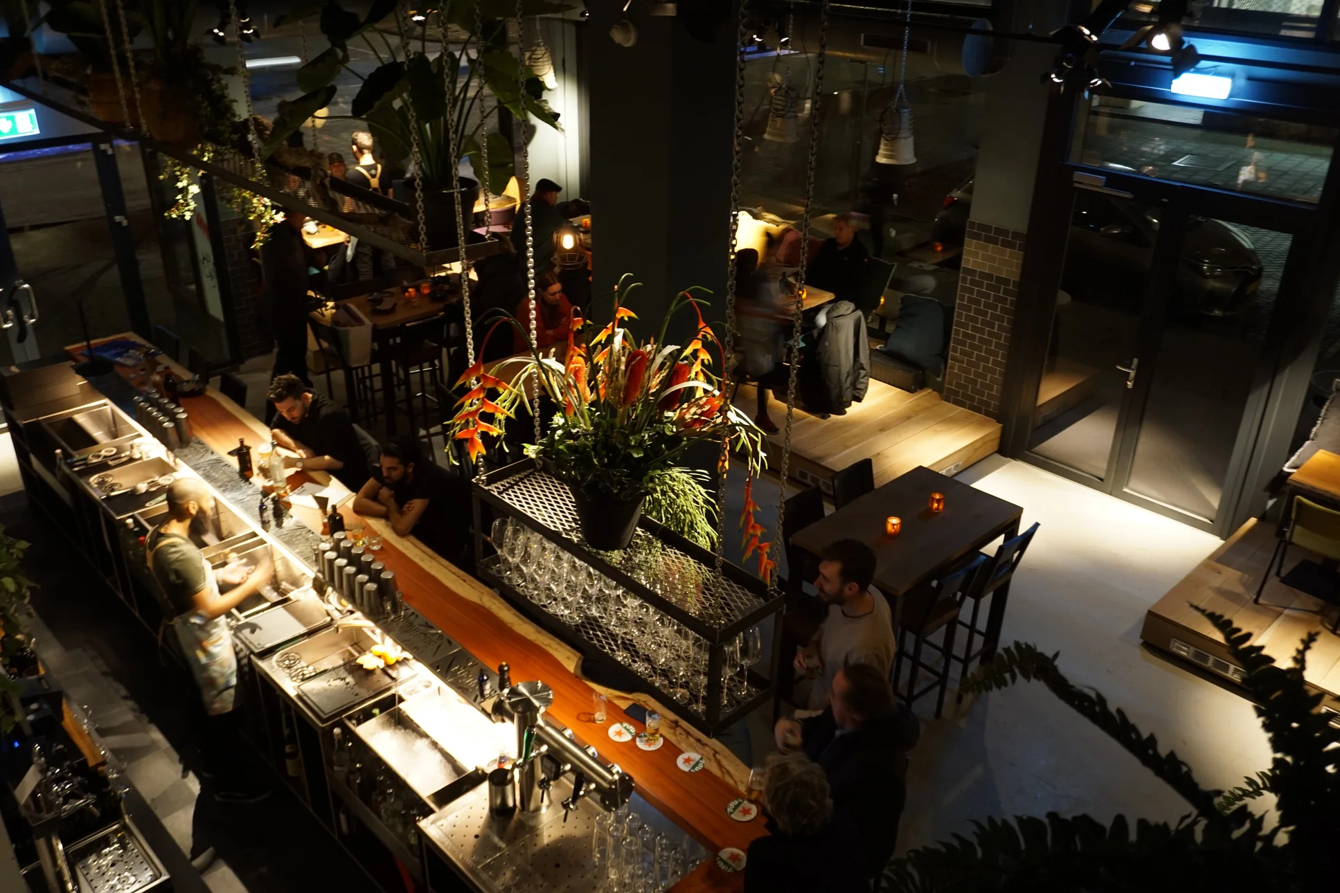 Una mas, por favor: Botanero eindelijk open