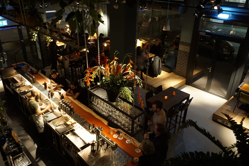 Una mas, por favor: Botanero eindelijk open