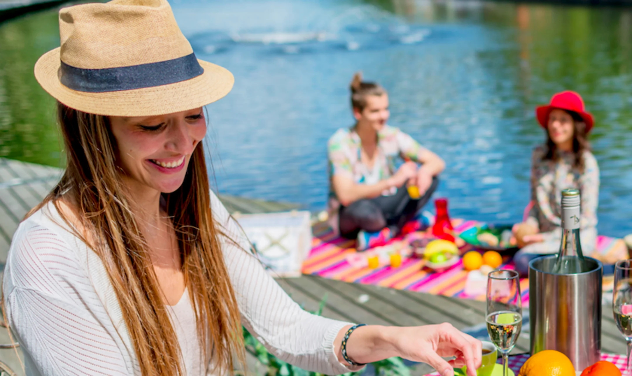 Picknicken op een eiland in de Rotte in Noord