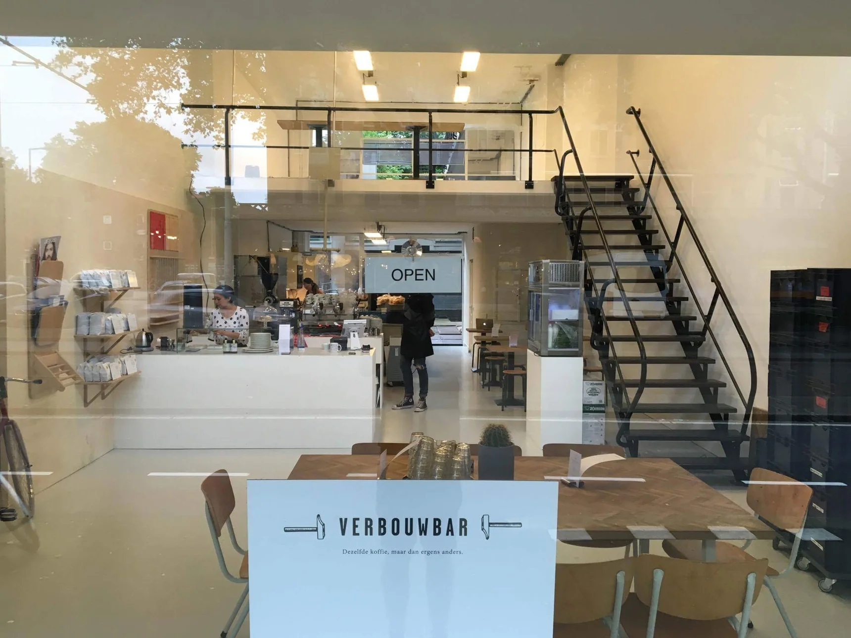 Man Met Bril verhuist tijdelijk naar de Verbouwbar