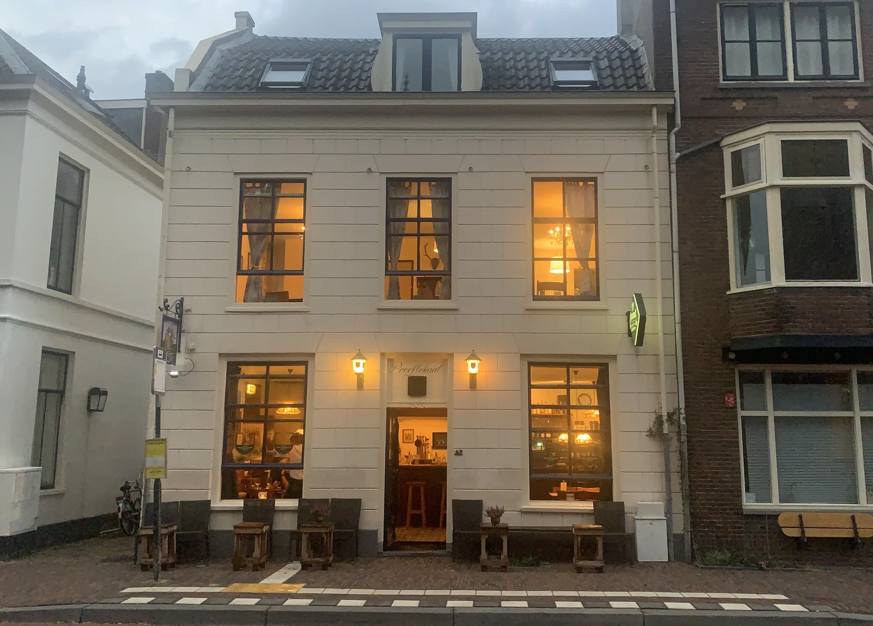 De Drie Dorstige Herten