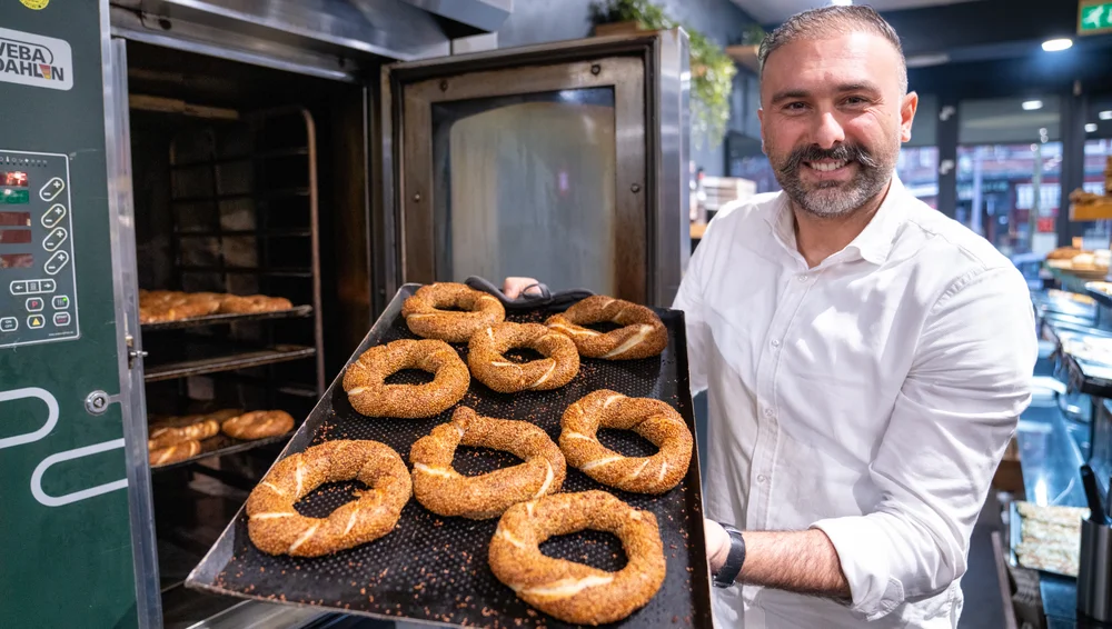 Smaken van Boulevard Zuid: Simit and Cheese van Mohammed