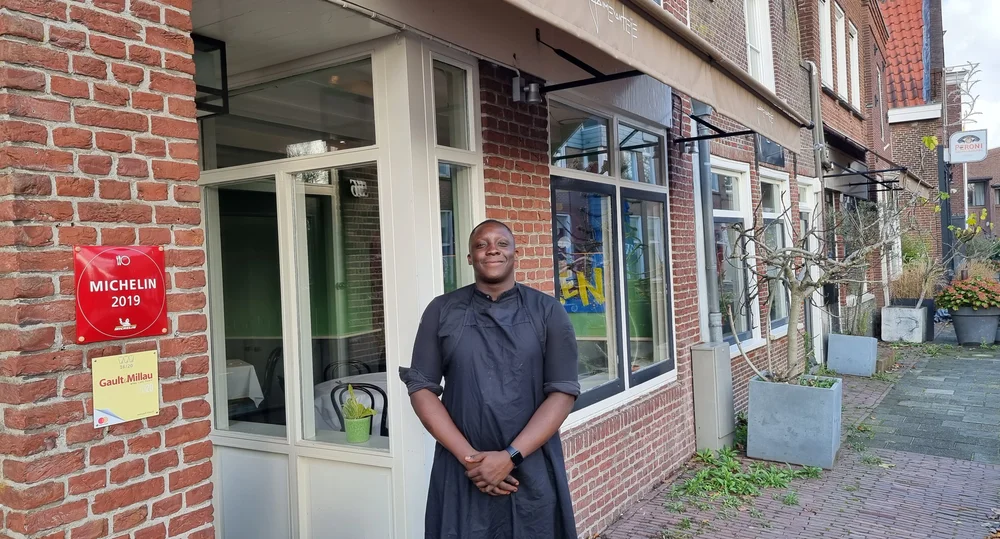 Nicky Aquaa zet de West-Afrikaanse keuken op de kaart