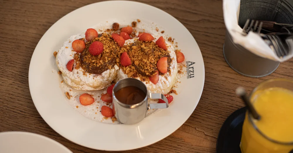 Voor een stevige brunch in Noord ga je naar Arzu