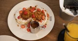 Voor een stevige brunch in Noord ga je naar Arzu