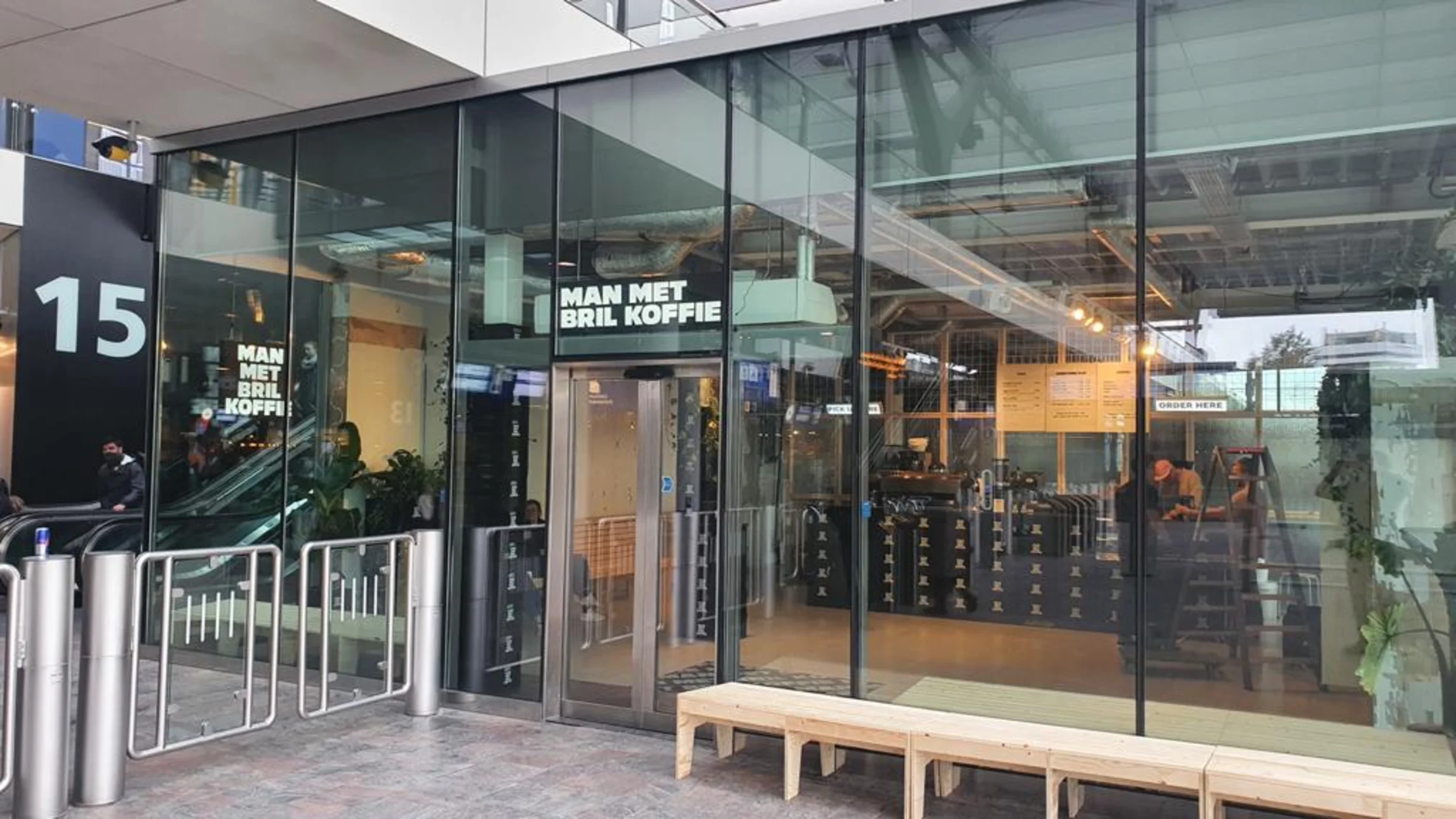 Man Met Bril Koffie opent een tweede locatie op Centraal Station