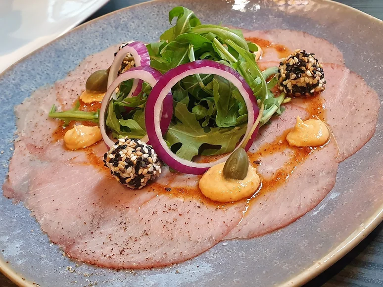 Een reis om de wereld met de nieuwe kaart van Gastrobar Hartig