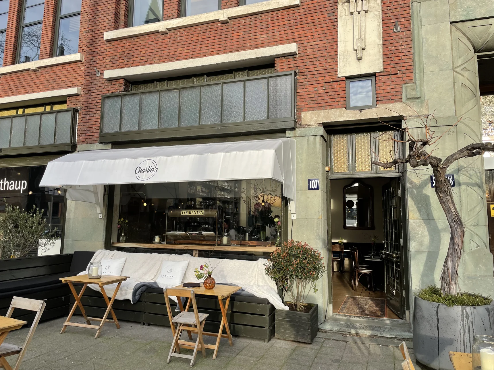 Charlie's koffie- en wijnbar