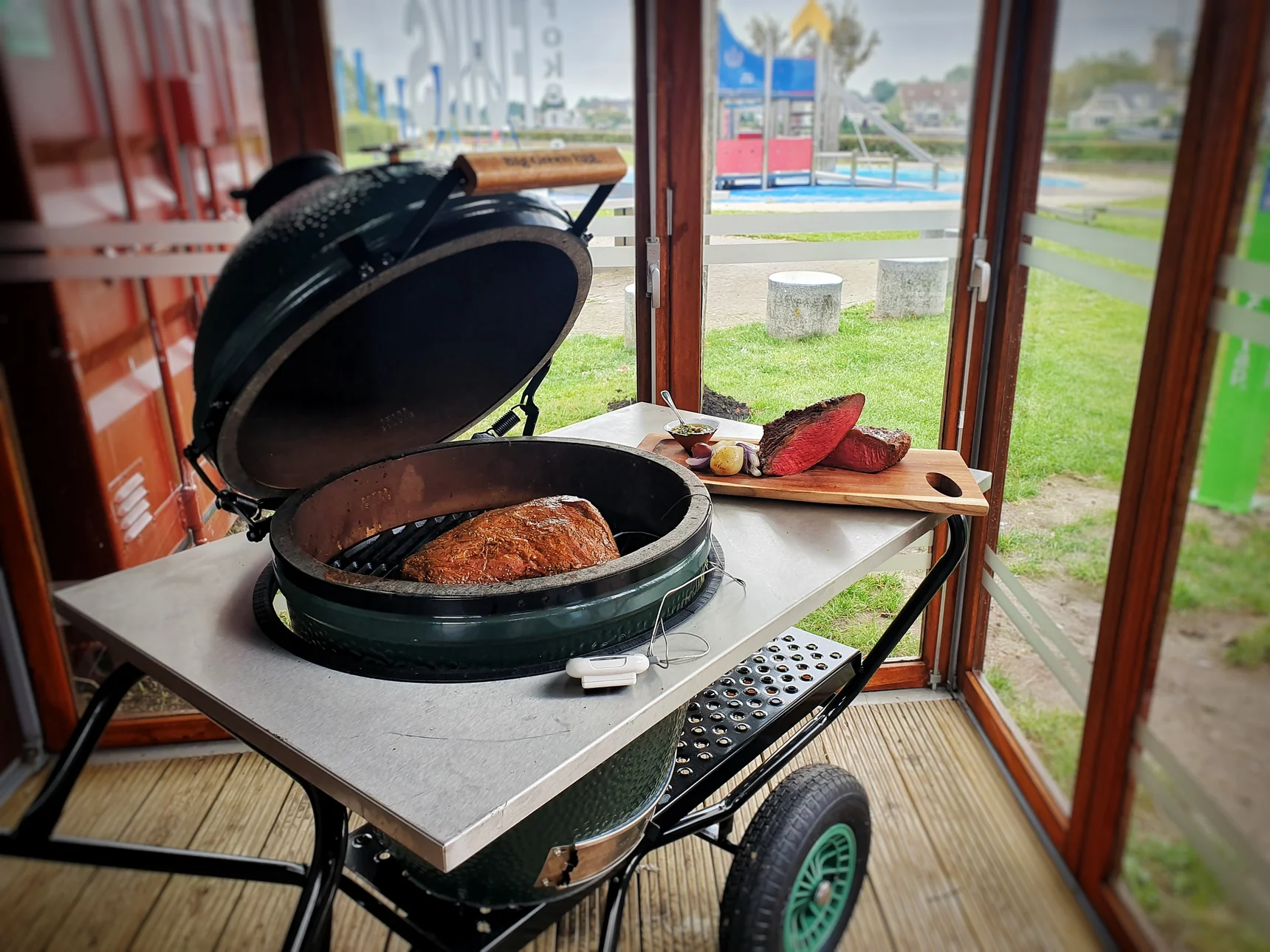 Wat nou herfst: Big Green Egg houd je voor altijd in de zomersferen