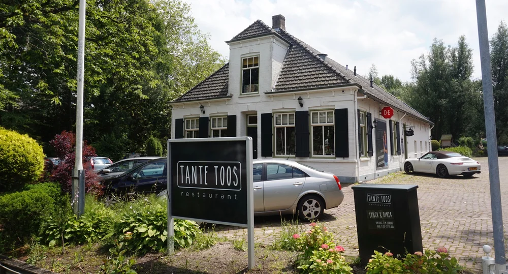 De twee gezichten van Tante Toos uit Capelle