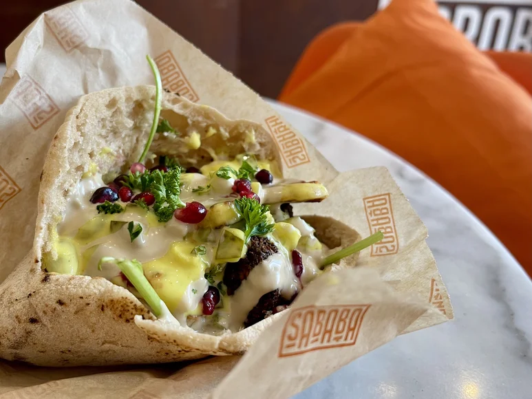 Bij Sababa blijft de falafel je bij