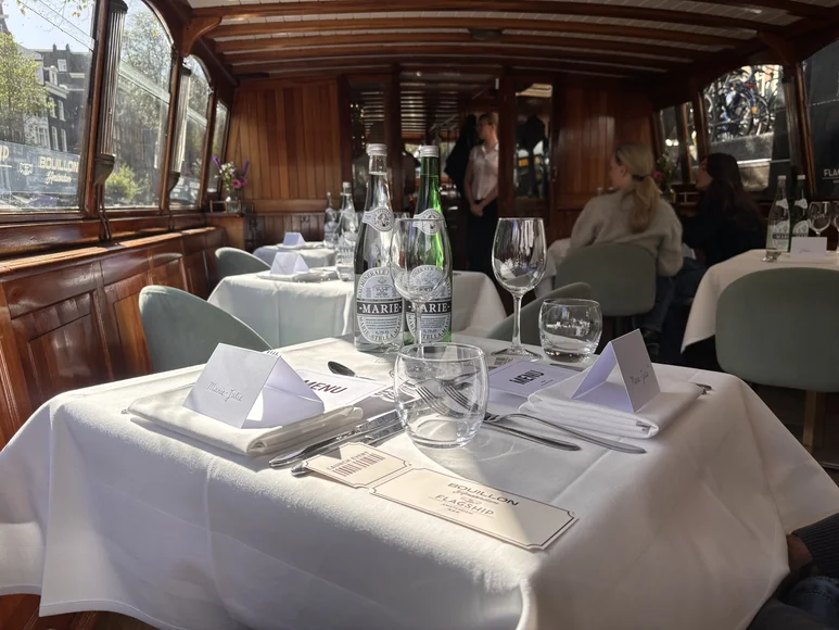 Met Bouillon d’Amsterdam en Flagship het water op