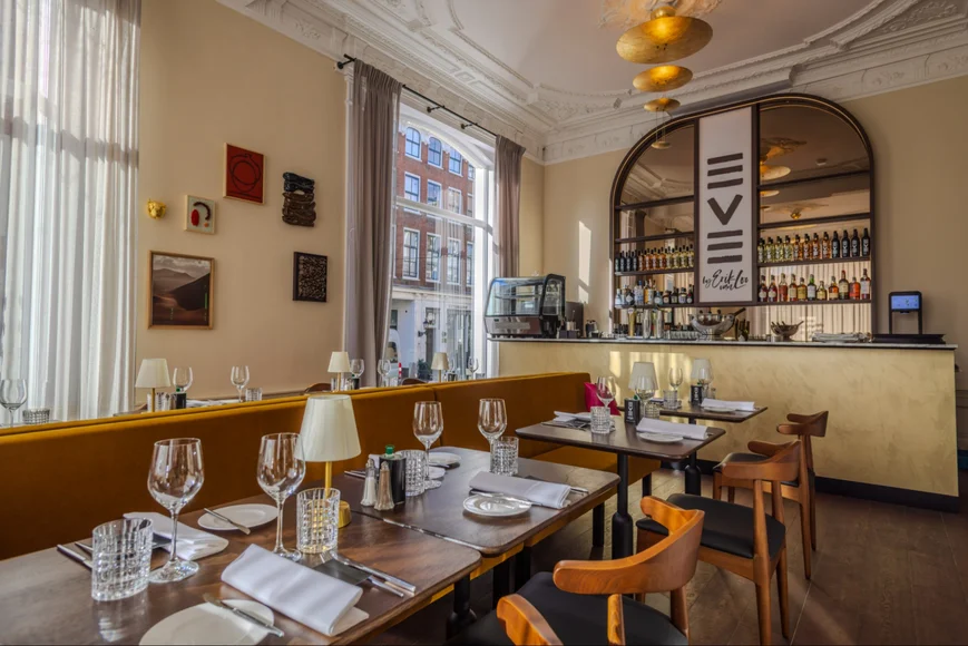 EVE by Erik van Loo: een nieuwe loot met Rotterdamse wortels